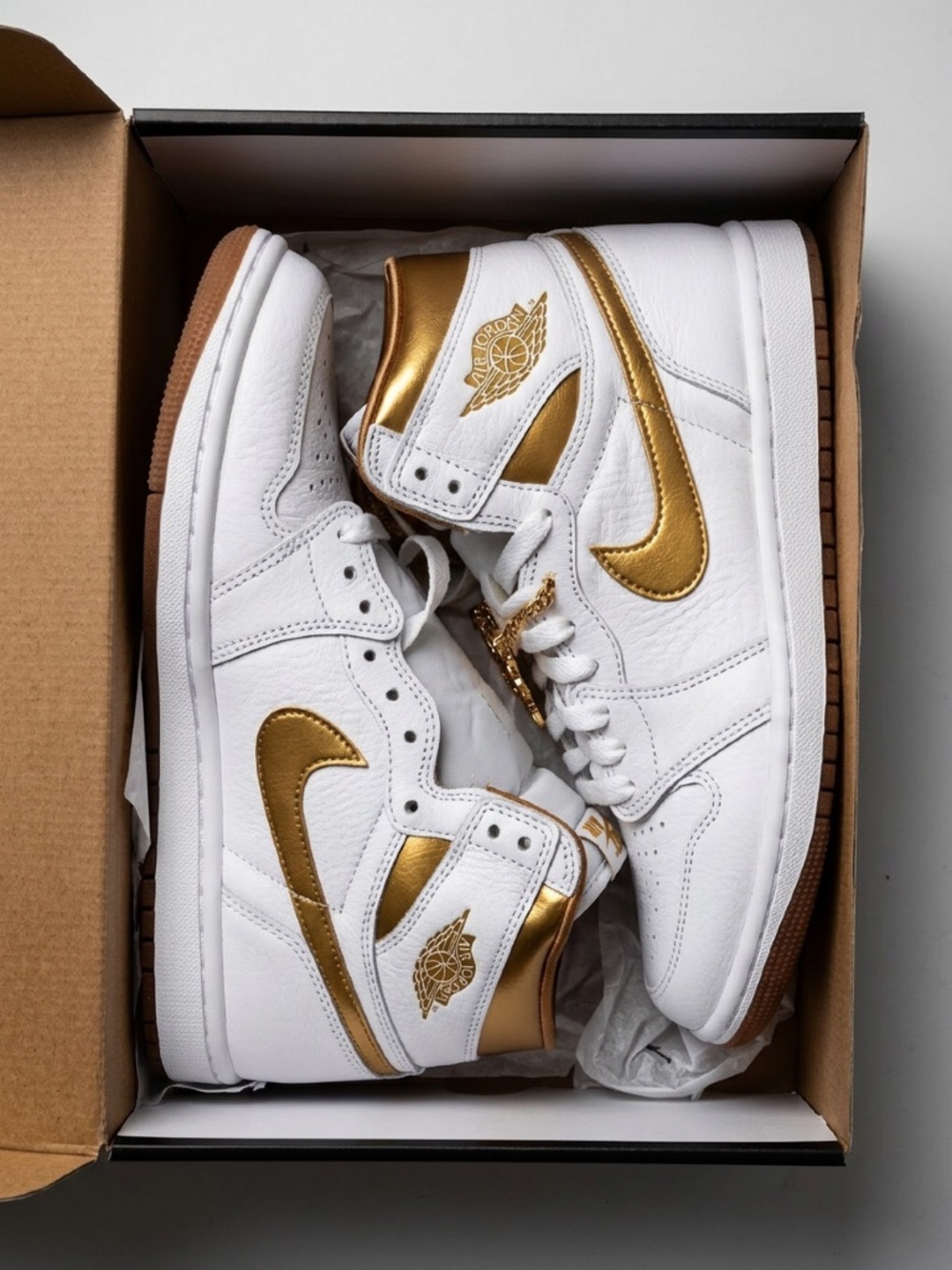 Women’s Air Jordan Retro High OG - White Metallic Gold